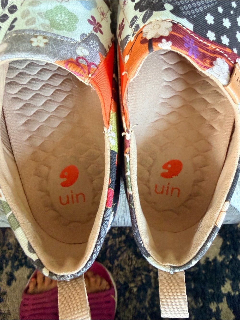 UIN Women's Floral Slip-On Comfort Shoes in Multicolor Orange Accents